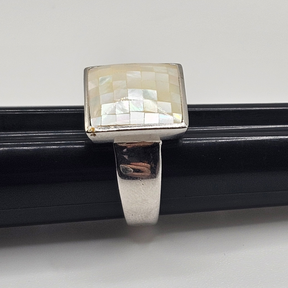 Mosaic Mother Of Pearl Square Statement Ring Size 9 - Picture 4 of 5